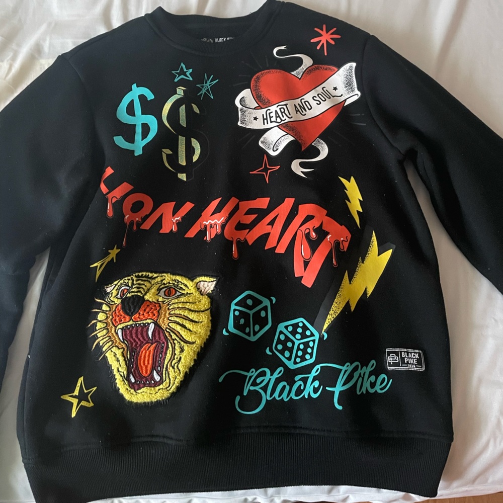 Sweatshirt